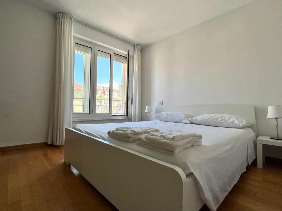 Amamare Apartments Виареджо Екстериор снимка